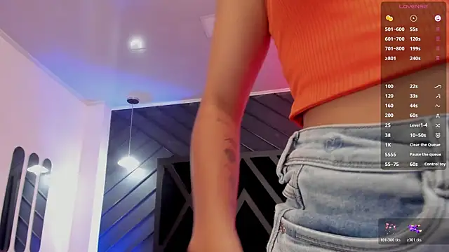 zoe martins  online show from December 18, 5:19 pm