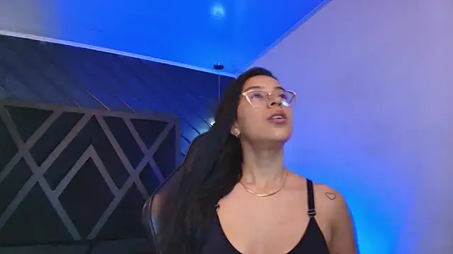 zoe martins  online show from March 12, 5:19 pm