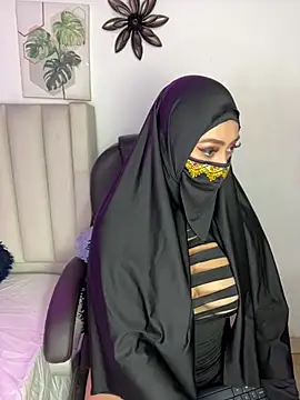 Aisha Malek online show from April 16, 11:29 pm