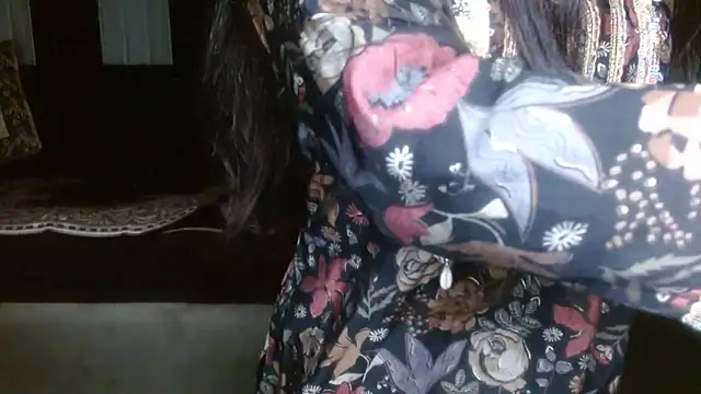 Snapshot of Mini_Meera chatting on October 1, 12:44 pm Mini Meera online show from October 1, 12:44 pm