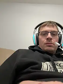 Snapshot of jungleking_88 chatting on January 17, 1:43 am jungleking 88 online show from January 17, 1:43 am