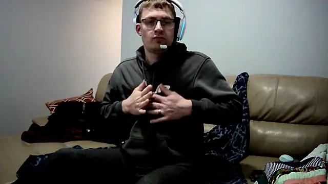 Snapshot of jungleking_88 chatting on February 16, 5:31 pm jungleking 88 online show from February 16, 5:31 pm