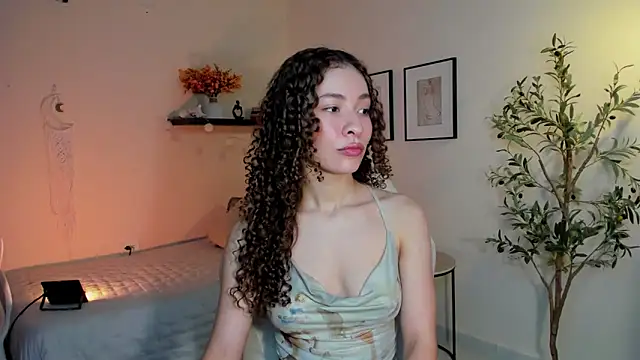 isabella-garcia- online show from April 26, 1:25 am