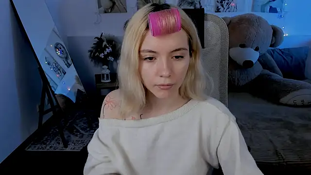 AuroraWrenfield online show from April 10, 4:28 am