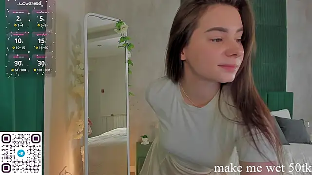 ErinRose  online show from October 8, 6:00 am