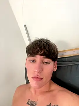 naughtyboy0124 online show from December 3, 1:53 pm