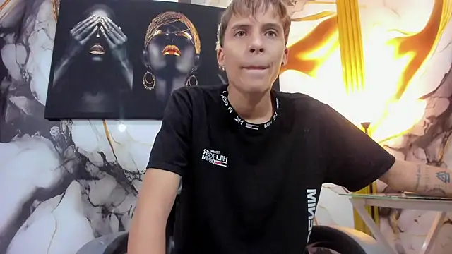 mono blonde online show from July 15, 12:32 pm