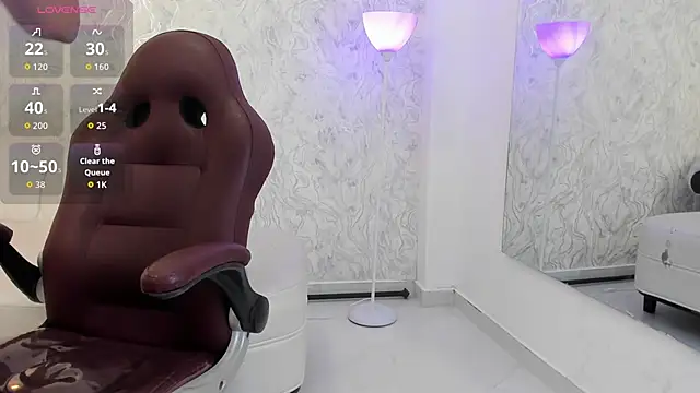 aura sanders1 online show from April 6, 11:44 am