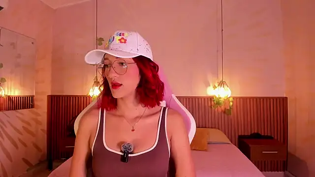 Snapshot of daphne_courtis chatting on February 10, 3:10 am daphne courtis online show from February 10, 3:10 am