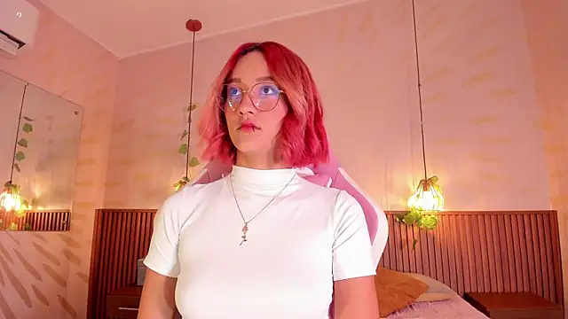 daphne courtis online show from April 19, 3:06 am