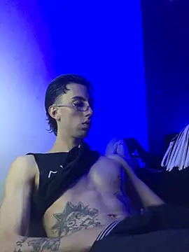 redmen69 online show from March 3, 3:56 am