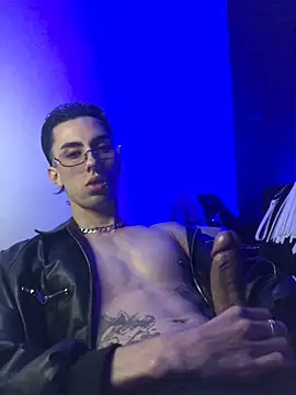 redmen69 online show from March 4, 4:07 am