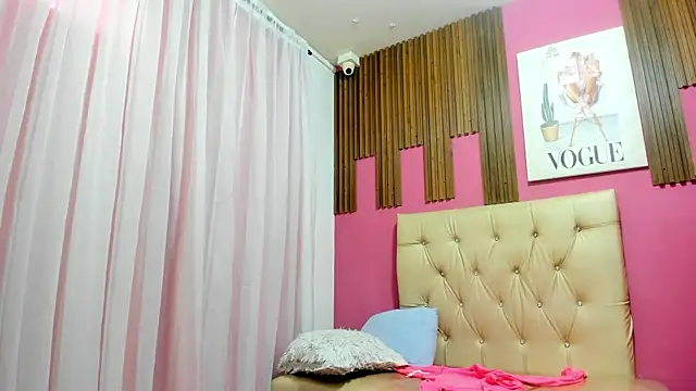 Lucia Spear online show from November 26, 1:23 pm