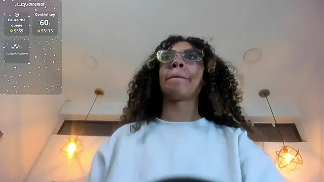 Hanna Cornee  online show from February 2, 12:26 pm