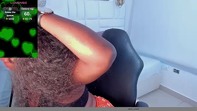Snapshot of darle_volant chatting on September 20, 9:49 pm darle volant online show from September 20, 9:49 pm