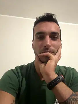 theitalianguy95 online show from December 1, 12:59 am