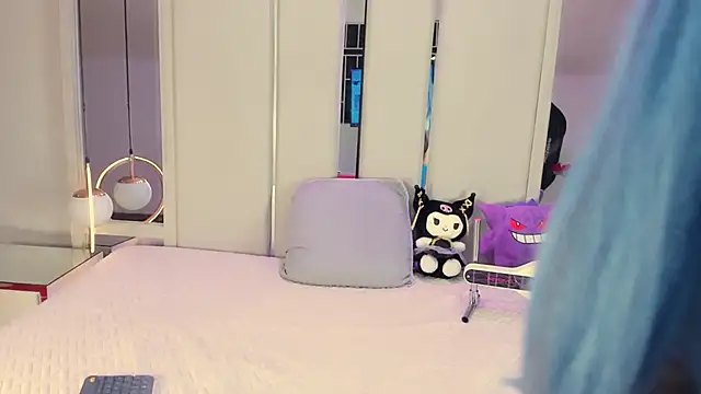 VesperVelvet online show from February 14, 9:00 pm