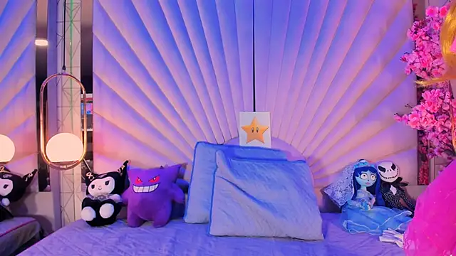 VesperVelvet online show from April 3, 5:27 am