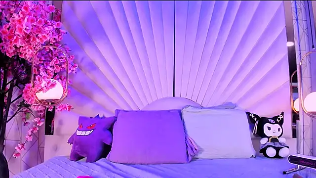 VesperVelvet online show from June 2, 5:09 am