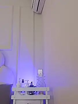 Kaylachannell online show from May 24, 3:44 am