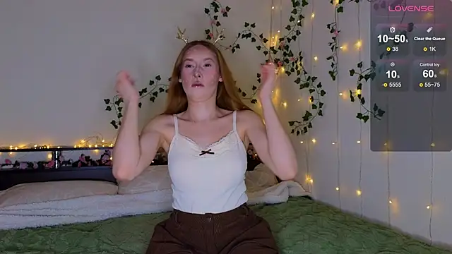 Snapshot of Candy_Flosse chatting on February 15, 9:30 am Candy Flosse online show from February 15, 9:30 am