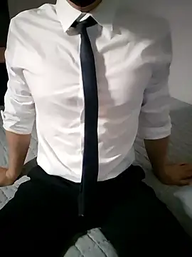 111owo111 online show from June 30, 1:23 pm