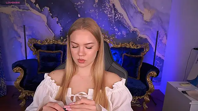 Snapshot of CelesteNoir chatting on October 22, 6:24 am CelesteNoir online show from October 22, 6:24 am