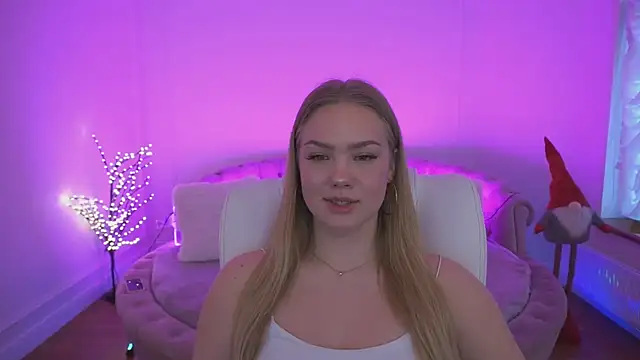 Snapshot of CelesteNoir chatting on January 9, 8:28 am CelesteNoir online show from January 9, 8:28 am