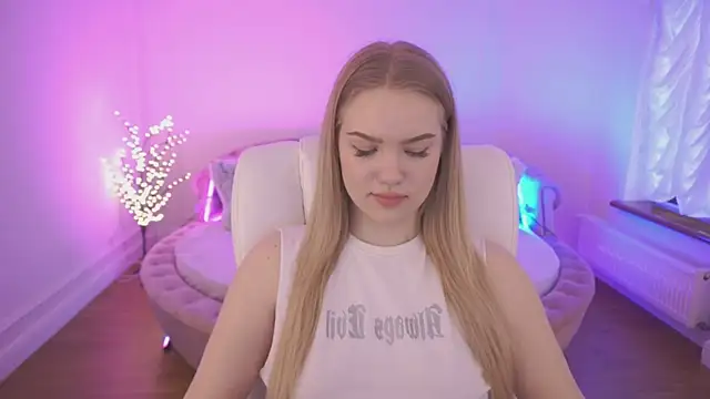 CelesteNoir online show from February 12, 8:53 am