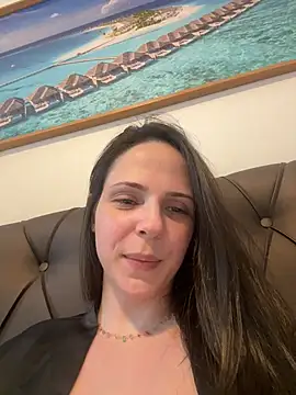 Snapshot of Lady_LauraRose chatting on October 22, 11:37 pm Lady LauraRose online show from October 22, 11:37 pm