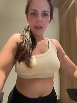 Snapshot of Lady_LauraRose chatting on January 10, 2:24 am Lady LauraRose online show from January 10, 2:24 am