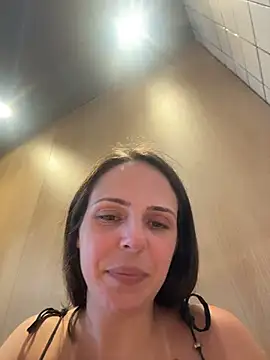 Snapshot of Lady_LauraRose chatting on February 20, 6:52 pm Lady LauraRose online show from February 20, 6:52 pm