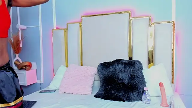 Snapshot of Aurora-Queen chatting on October 11, 7:12 pm Aurora-Queen online show from October 11, 7:12 pm