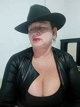 Miss-tetas online show from January 18, 12:25 am
