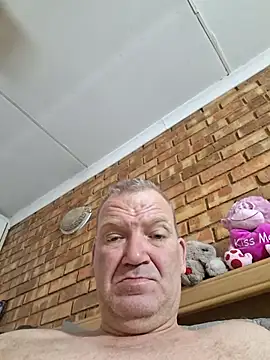 Snapshot of wallacelegend chatting on December 23, 6:22 am wallacelegend online show from December 23, 6:22 am