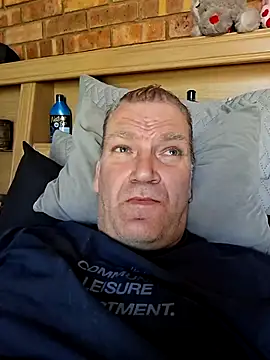 Snapshot of wallacelegend chatting on February 3, 11:15 am wallacelegend online show from February 3, 11:15 am