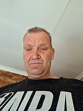 Snapshot of wallacelegend chatting on February 25, 6:12 am wallacelegend online show from February 25, 6:12 am