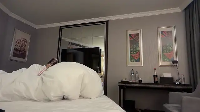 Ofcourseoneday online show from November 10, 9:52 am