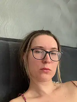 Snapshot of Jugira chatting on September 13, 1:55 pm Jugira online show from September 13, 1:55 pm