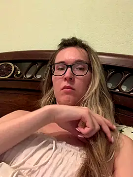 Snapshot of Jugira chatting on September 16, 6:20 pm Jugira online show from September 16, 6:20 pm