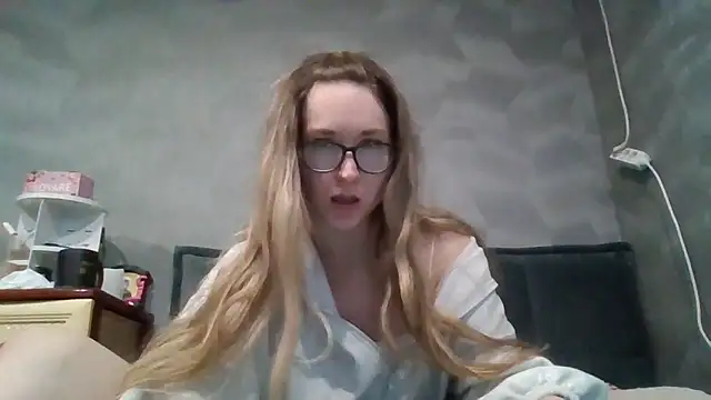 Snapshot of Jugira chatting on October 19, 9:48 pm Jugira online show from October 19, 9:48 pm