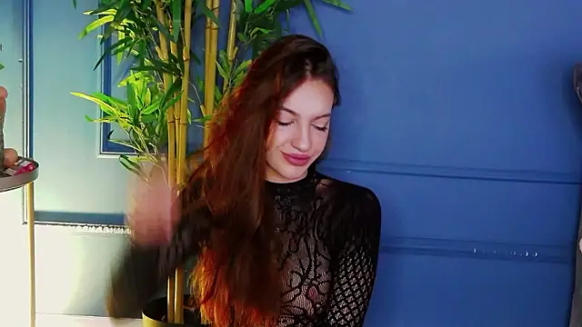 Snapshot of KimmDaviss chatting on February 18, 7:15 am KimmDaviss online show from February 18, 7:15 am