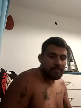 Snapshot of maxiiii125 chatting on November 24, 2:33 am maxiiii125 online show from November 24, 2:33 am