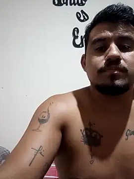 Snapshot of maxiiii125 chatting on March 1, 1:18 am maxiiii125 online show from March 1, 1:18 am