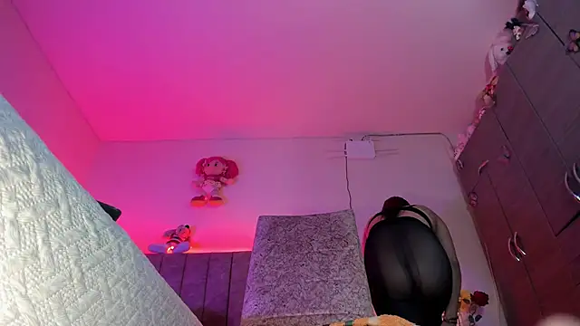 hot Dariana pantyhose online show from March 12, 2:45 pm