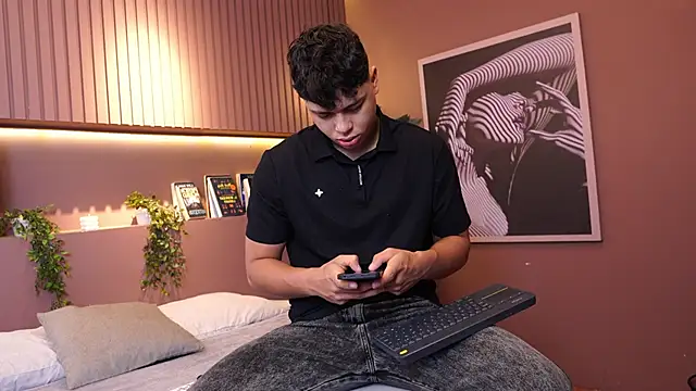 Ethan occonor online show from April 14, 12:11 pm