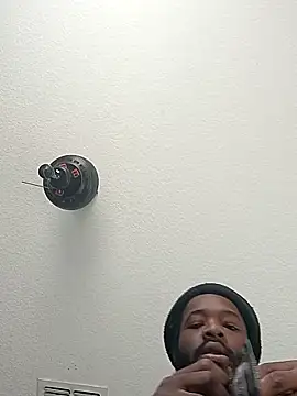 Snapshot of Kaalum561 chatting on January 12, 1:27 pm Kaalum561 online show from January 12, 1:27 pm