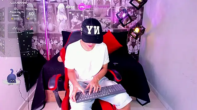 Snapshot of Enrrixxx_ chatting on October 8, 12:30 am Enrrixxx online show from October 8, 12:30 am