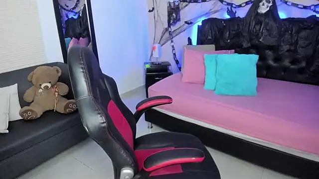 LolaVillalobos online show from October 25, 7:19 pm