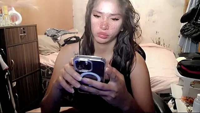 Cutierhyxx online show from May 15, 10:33 am
